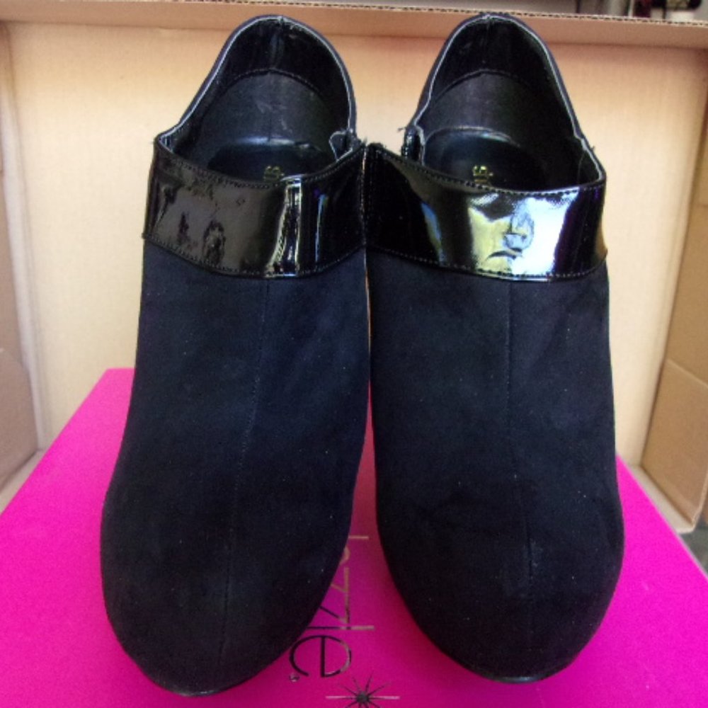 Shoedazzle Black Suede Platform Booties